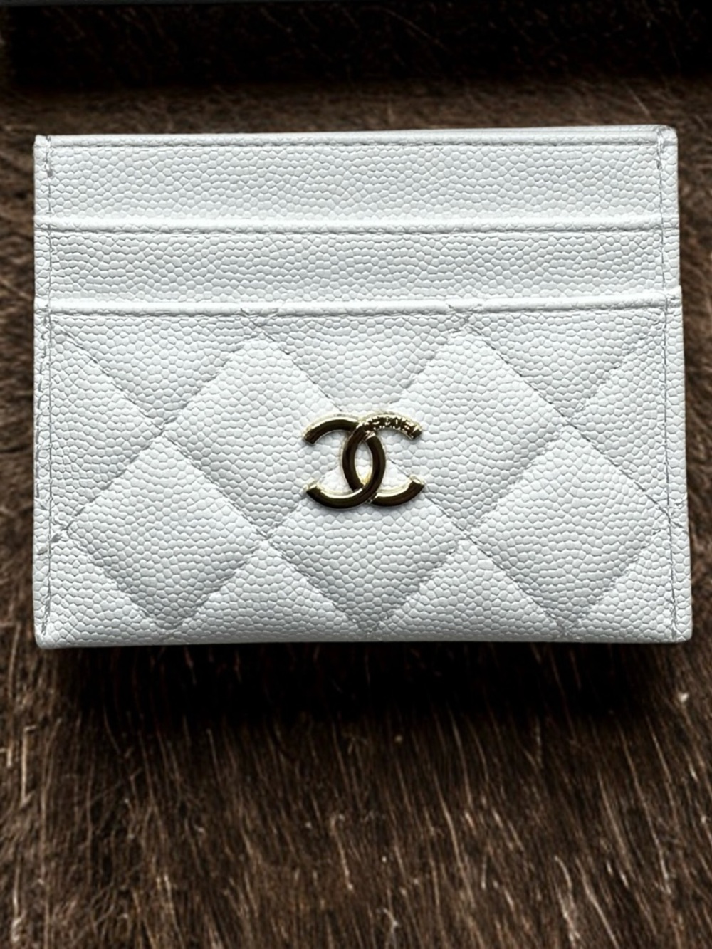 CHANEL White Quilted Leather Card Case with Gold CC Emblem